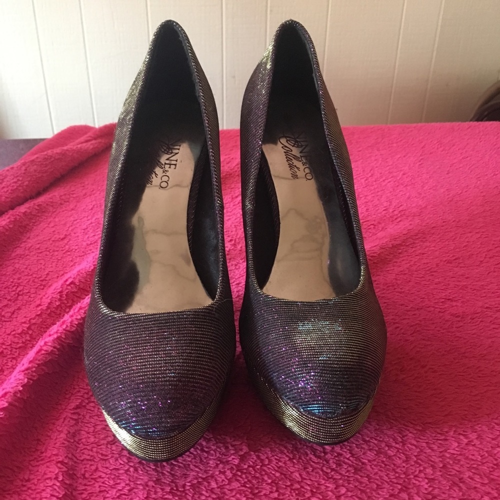 Multi-colored pumps! - Picture 3 of 3